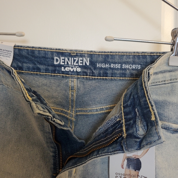 Levi's Denizen - Woman's- High Rise Shorts - NWT - Sz 12 - Picture 4 of 7